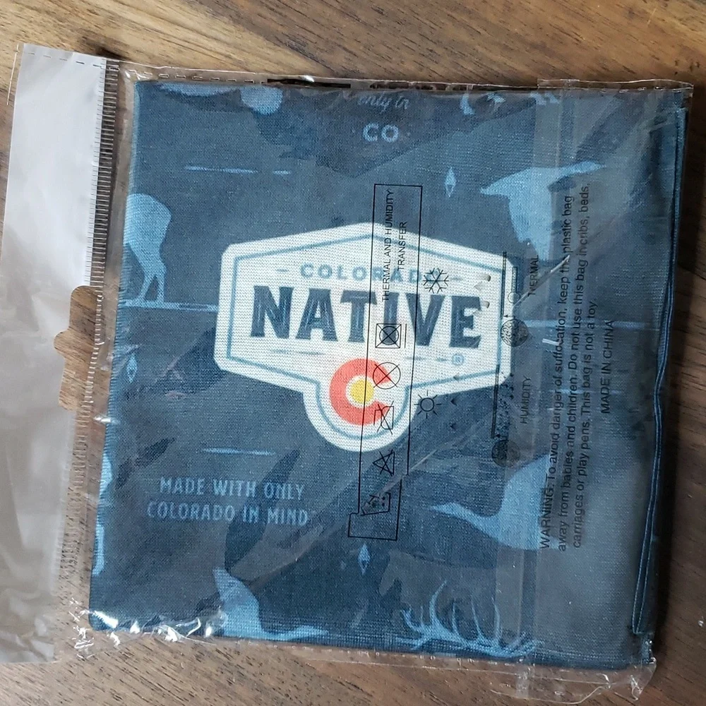 Colorado Native NWOT Neck Gaiter